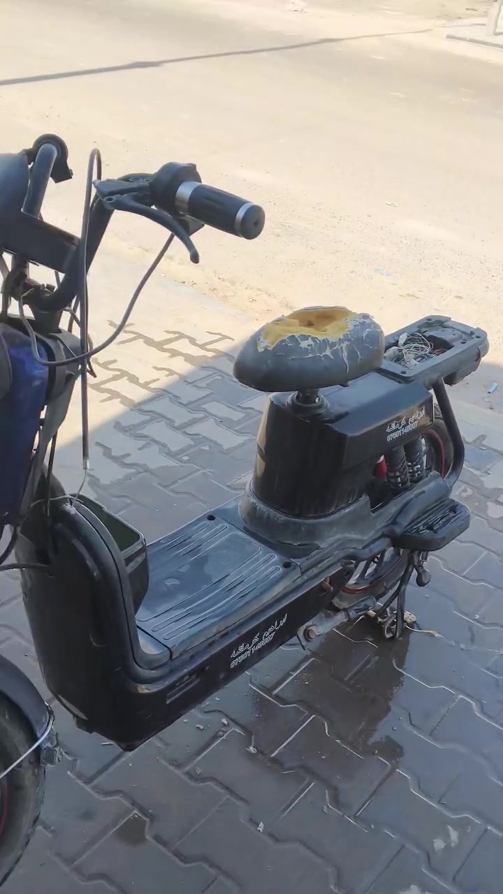 دراجه للبيع دراجه بدون بطاريات شوفت عينك بس دراجه شغاله شرط بس هيه رتيدله غراض دراجه سعره75مكاني بصره تنومه شط لعرب تفضل خاص وبيك خير ودلل ***********واتساب

