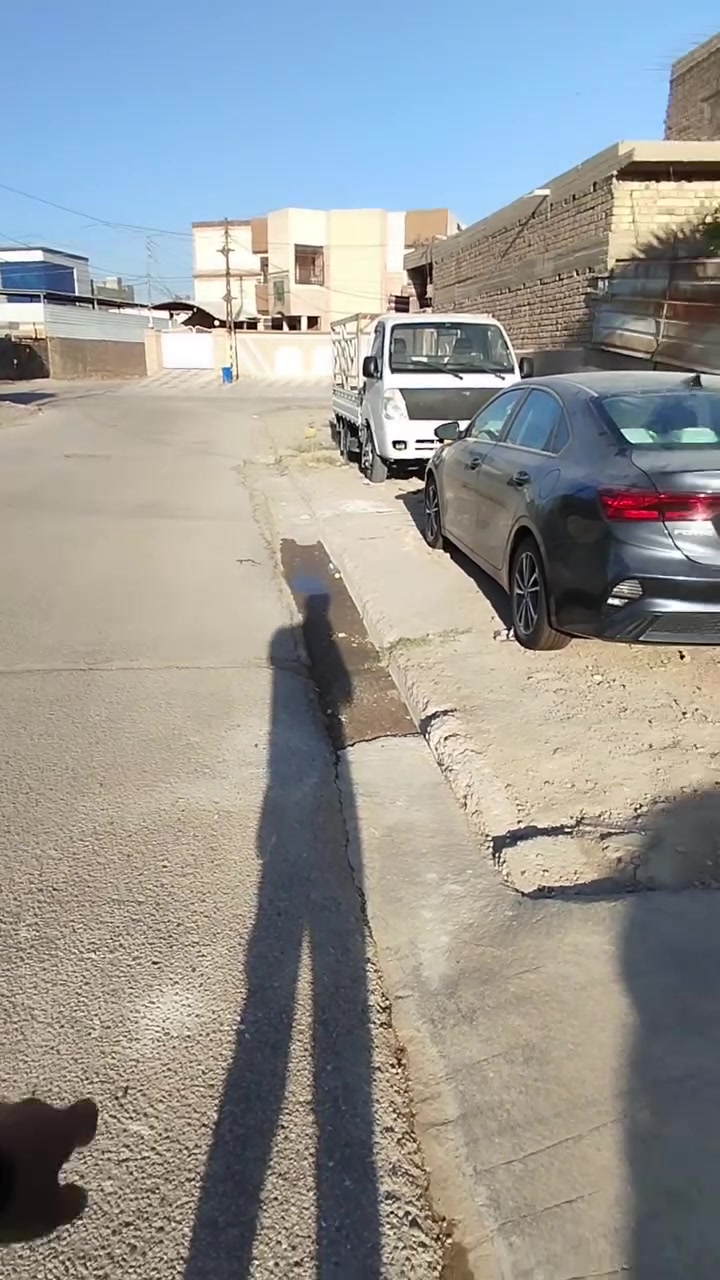 سلام عليكم بيت تفليش قطعه ارض للبيع طابو صرف
حله حي الامير خلف بيت علوش مساحته الكليه ١٨٣متر الواجه 7متر 
للاستفسار الاتصال 
***********
***********
