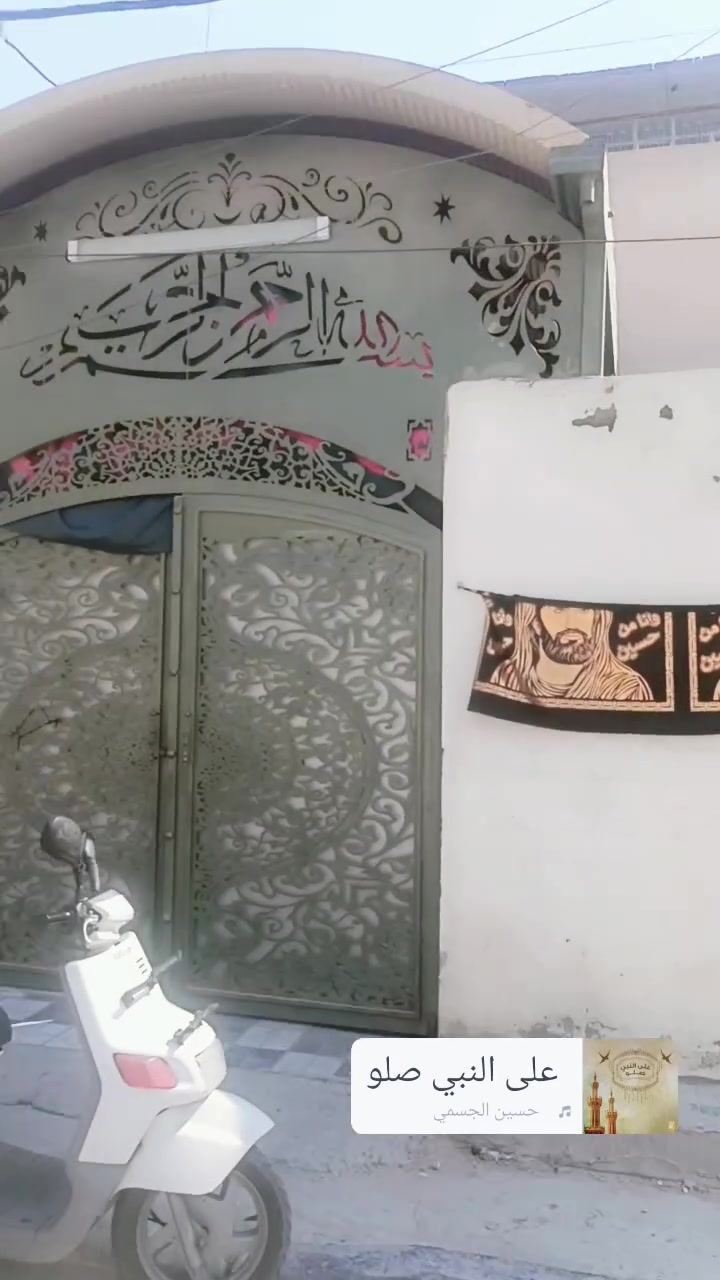 السلام عليكم دار للبيع مساحه 125 متر سند 25 زراعي العنوان الظباط الثانيه قريب من شارع المحطه الصفره 

البيت كامل فول طابق ونص كامل الارظي غرفة نوم وصاله 

 ومطبخ وصحيات الطابق الثاني غرفه نوم وصاله وصحيات من كلشي الخدمات ماء كهرباء مجاري تبليط للاستفسار

 الاتصال على الرقم التالي ***********
