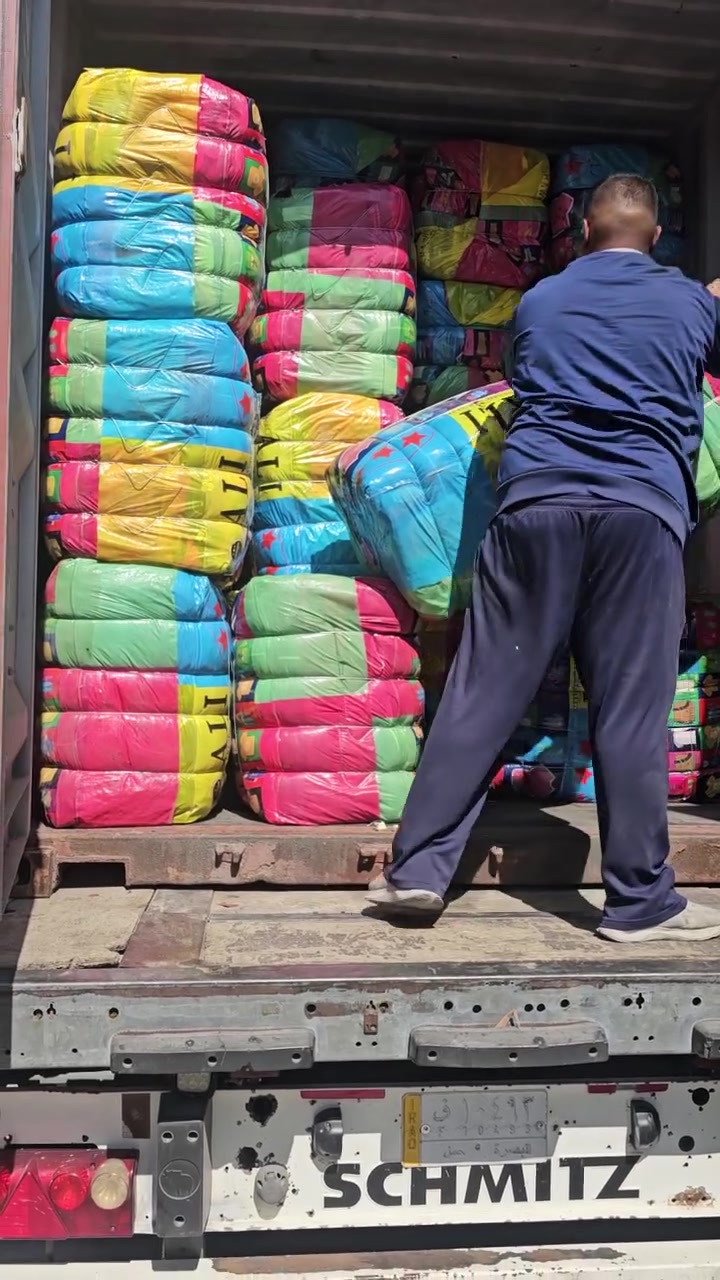 يا الله حبايب كلبي،
بتاريخ يوم غدأ السبت ٢٨ / ٨ 
يتم تفريغ حاويه الزيدان وجميع الاصناف الرجالي والتسائي موجود للطلب ***********/***********
المال ذهب لحكو 🔥🔥🔥🙏
