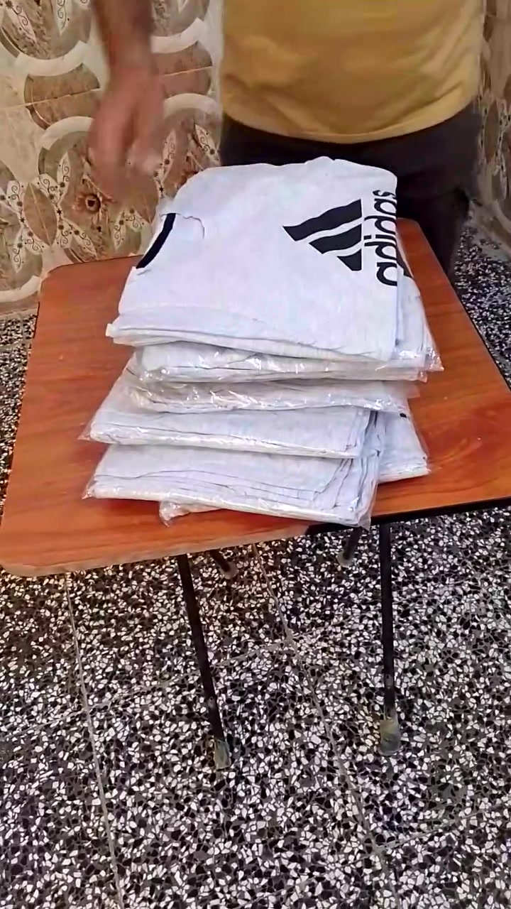 شلع اخر 4 درازن 
بدي محير
مشاء تركي
قياس ،،12,, 13,, 14,, 15,, 16
سعردرزن 24 الف
*********** واتساب
