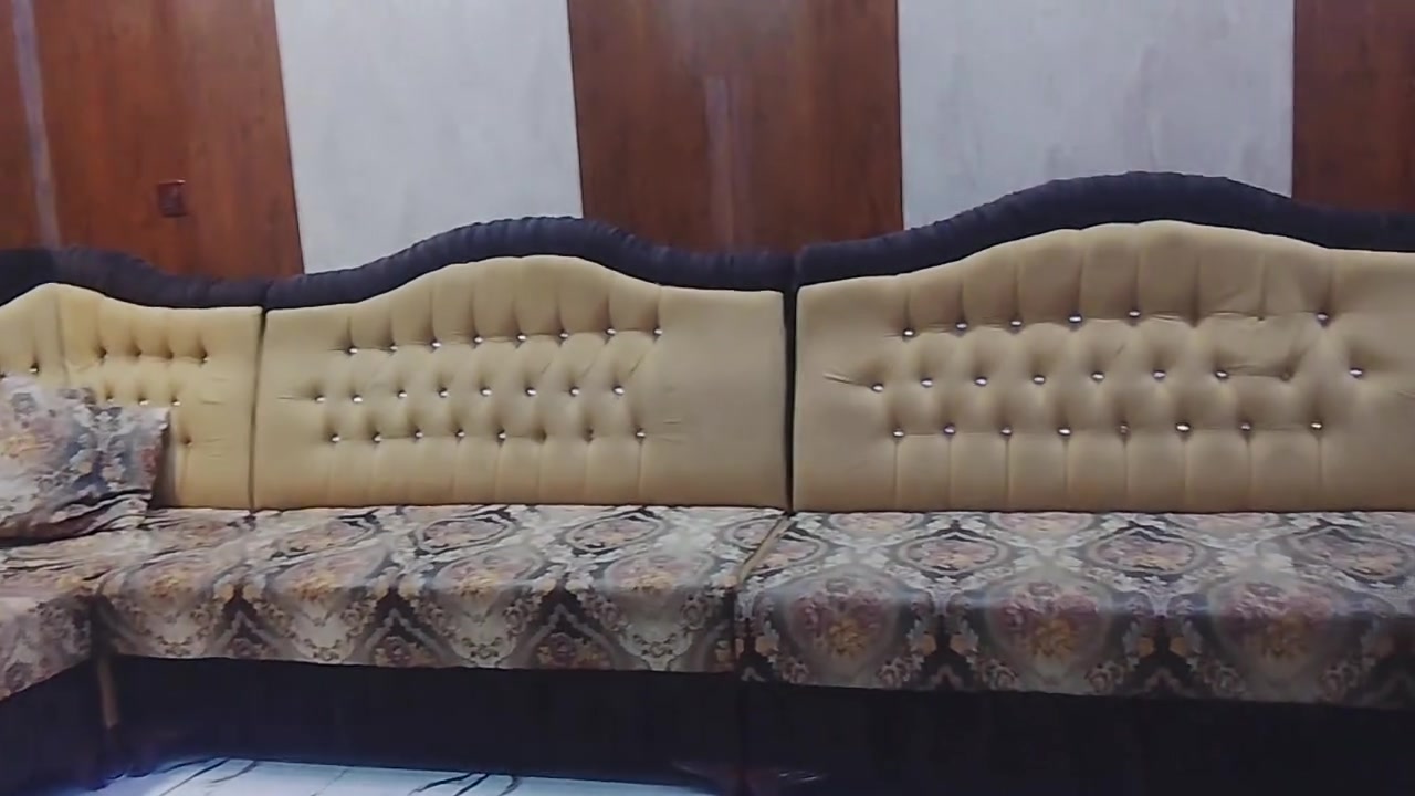 ديوان نضيف 14متر للبيع سعره 600ميسان مغربه واتساب ***********
