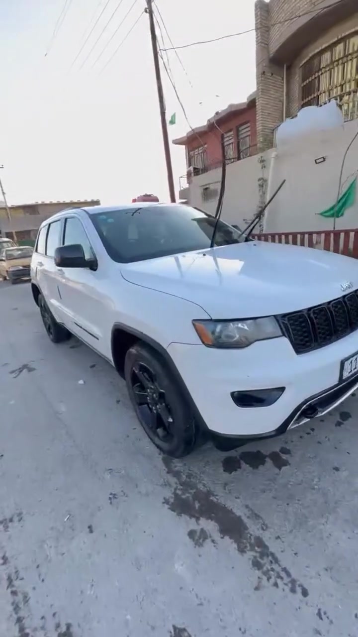 سلام عليكم للبيع جيب شيروكي موديل 18 فول مواصفات رقم واستفسار ***********
