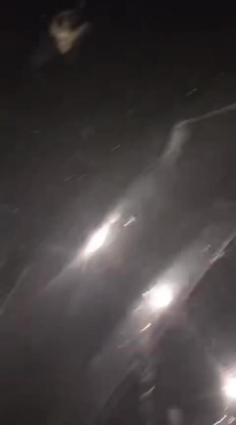 سلام عليكم بنيد جارجر لون اسود الفتحه الداخليه مو ضاهريه داخليه البنيد نضيف مكاني بغداد السعر 200

***********
