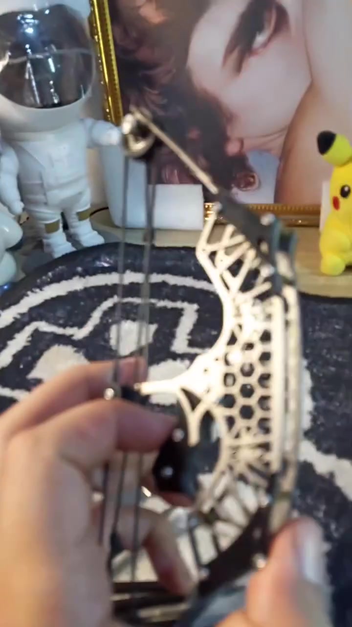 قطعه نادره 🏹 من دون ما اذكر اسمها حتى ما ينحظر المنشور
من معدن البلاتين ضربته 🔥 
الاسهم نبلات معدن ☑️عدد 12 سهم

باقي التفاصيل بل فيدوا 👇🏻بصفحتي 

على اول تم (55 ) الف
للتواصل 📞***********
يوجد توصيل 🚕

فضلا وليس أمرا متابعه 🙏🏻
