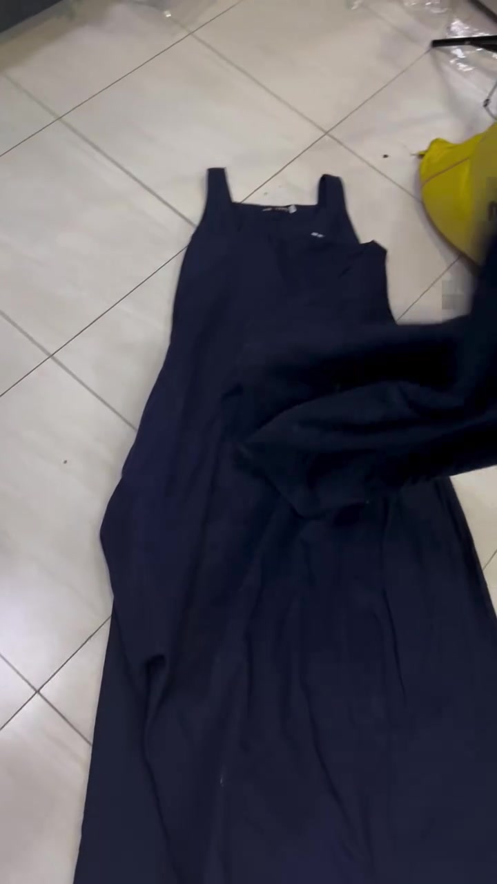 عنوان حي بابل فرع جوزات ***********
تصفية ع مدرسي كلة صدرية وقميص ب5 وجنط ع 7و6
