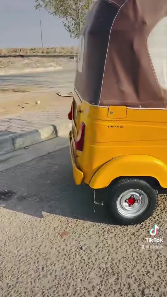 تكتك لبيع مودي22 كشره كفاله ما عده رشه بل لغد تكتك جهسه بشك لشارع رقم وسنويه مكاني لمجر سعر 7800 وبيه مجال لطيبين***********
