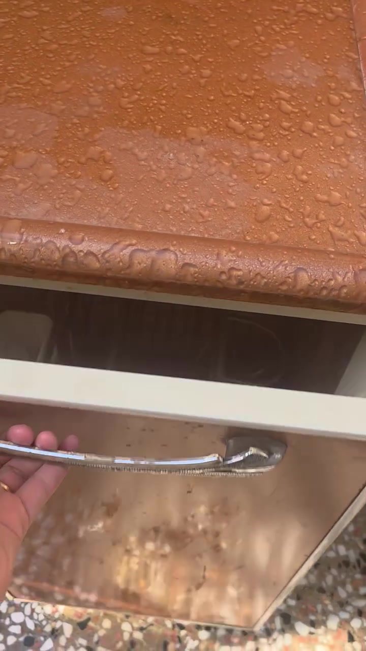 كاونتر سنك مرمر درجه ممتازه جدا قوي ونضيف كلش ما بي اي ضرر ولا اي شي الي يريد يشتري يتصل ع الرقم {***********} السعر مالته《125》وبي مجال بسيط الي يشتري يتصل رجاء
