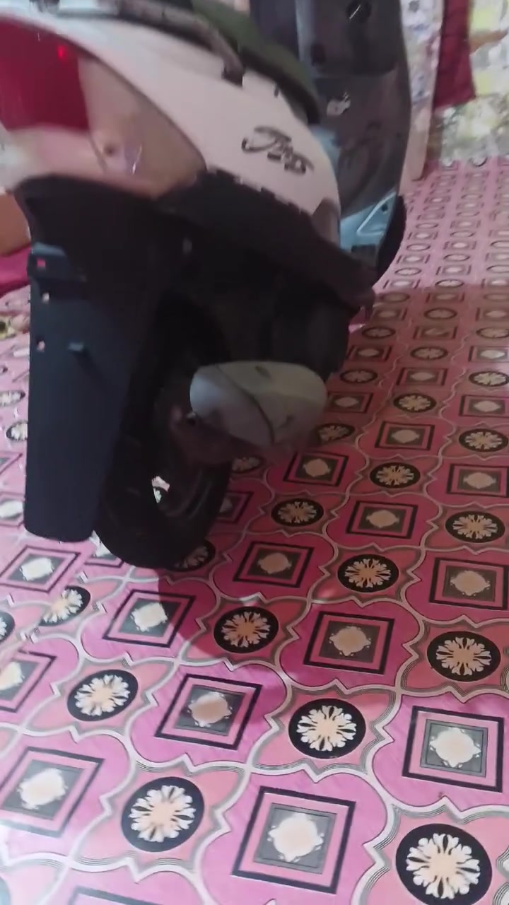 سلام عليكم دراجه ماكس قجمه للبيع دراجه حلوه ونضيفه معدل فول دراجه مفتوحه مره وحده كلشي شغال شرط الشغل كهربائيات كله شغاله يرادله باتري بس كلشي شغال سعر 500وبيه مجال قليل مكان القرنه بهورسعد ***********
