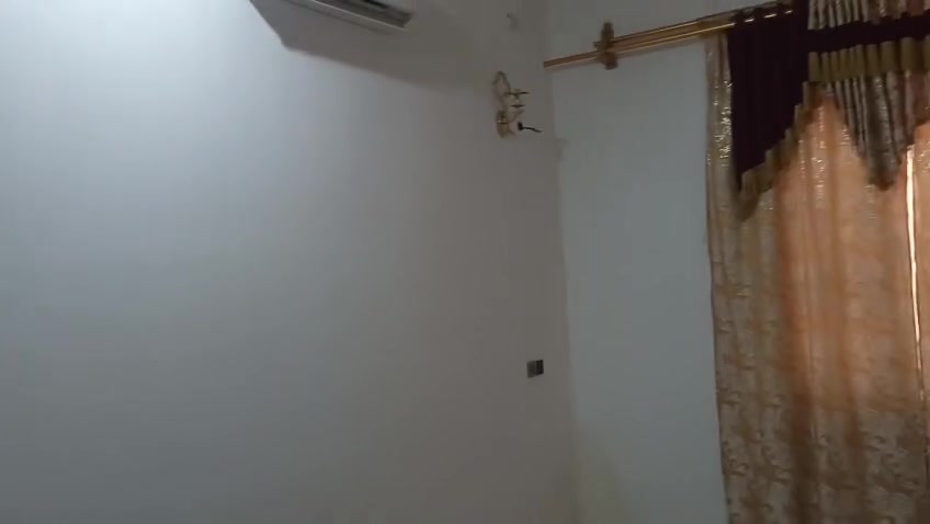بيت 100 أمامي إسكان صناعي حي المهندسين قريب على شارع عام قرب مدرسه الصينيه البيت جديد 
 سعر خاص ***********@
