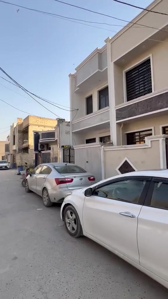 ‏‎ بناء طابقين  حديث 75- متر
‏‎  يحتوي البيت. على 3 نوم- -استقبال -حمامات عدد 2- صالة- ومطبخ]   
‏‎  البيت شغل درجة اولى   
‏‎مع خدمات
‏‎ طابو زراعي  قرار محكمه سند 25
‏‎العنوان #بغداد #الدوره مدخل #البوعيثه   مجمع العدل الاول 
‏‎للاستفسار  ع سعر او الاتصال ع الرقم ***********
