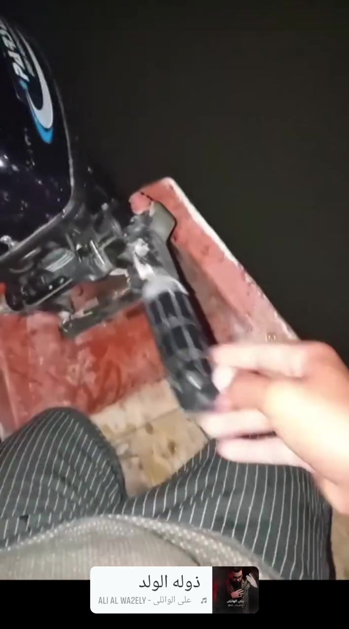 سلام عليكم  هاي لمكينه للبيع مكينه محرك ولا كير ما مفتوحات ولسعر 450وبيه مجال هاذ رقم ***********

