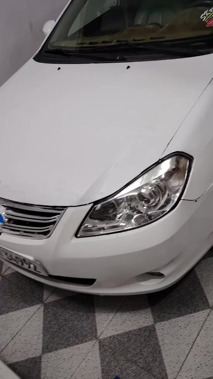 السلام عليكم BYD. G3.  2013 كير اوتوماتيك المرغوب السعر 43$ وبيها مجال بصيط
السياره بعدها ما معمره  يرادلها تعمير اخياسات 
 كير ومحرك شرط الكفاله   منظومة تبريد  جديده
  تخم تاير  جديد صبغ وياله حراري 
حساساتها كهربائياتها  شغاله 
صدرها جديد  محرك جديد سيارة ما عايزها اي شي فول مواصفات  سياره حلوه وشرط الفحص
 رقم بابل 18  انكليزي باسمي والتحويل مباشر  جديده سنويه جديده سياره جاهزه   السعر 43 مكاني بغداد المحموديه 
رقمي *********** 
واتساب ، متوفر
