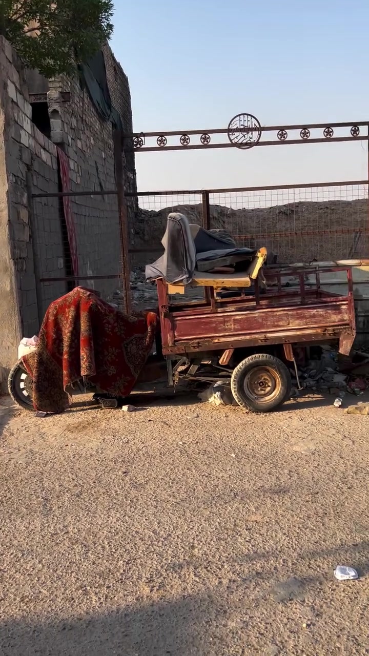 الدار لبيع مع قطعة ارض مقابل السده  البيت جاهز من كلشي 
البيت طابو صرف يتحول بسمك 
مساحة 100 متر 
عنوان العبيدي شارع يوسف 
الاستفسارات على الرقم 
*********** - ***********
