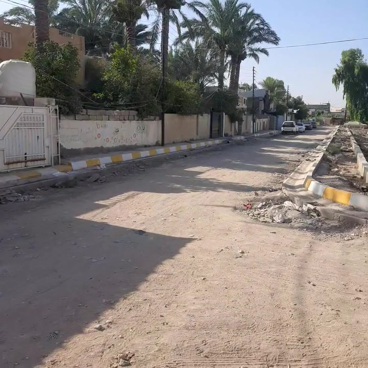 السلام عليكم ورحمة الله وبركاته  بيت طابقين  للبيع طابو صرف الموقع بلور مدخل العرصه مقابل المدرسه الصينيه المساحه 240م مع ترك مساحة 150م خلف البيت للاستفسار ***********
