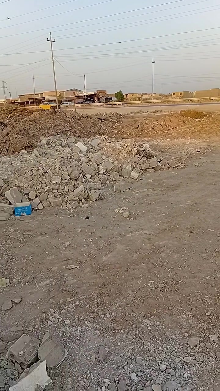 السلام علیکم للبيع قطعة أرض تجارية الموقع طريق ديوانية دغاره المساحه الطول 35 العرض 12 طابو زراعي سند 25 
مداور باسم المشتري لاستفسار الاتصال على الرقم 
***********

