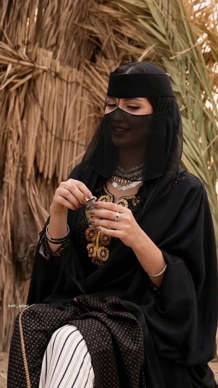 كُحل ومعالج طبيعي للعين
يصفي بياض العين 
ويزيل الحكة والأحمرار 
كُحل صحاري🏜
من وحي البادية وأصالة الصحراء 
يمنح العين صفاءً وإشراقاً ونظرة ساحرة 
 توصيل لكل محافظات العراق
📩 للطلب: دايركت أو واتساب ***********
 #اكسبلور #بنات الجامعات #كحلة
