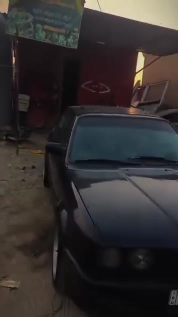سلام عليكم بي ام زعره كير ومكينه ٢٨ صقر كير عادي سعر ٣٠  مكان بابل جبله ***********
