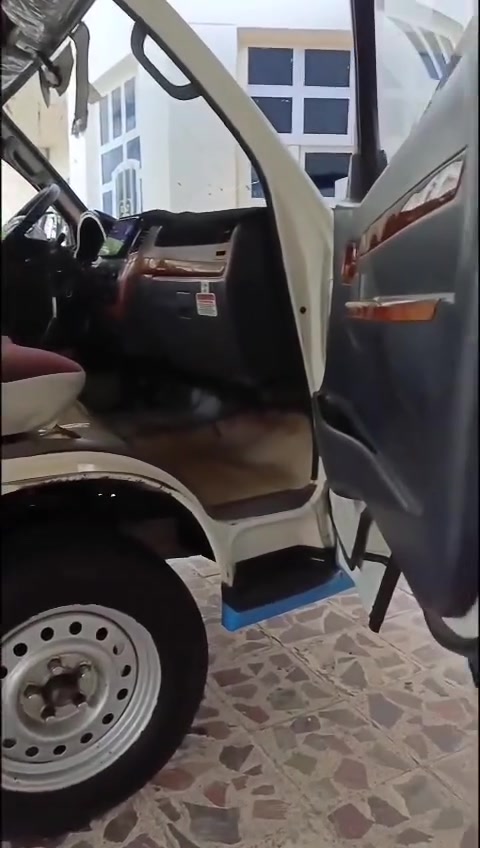 سلام عليكم سياره شرطيه البيع موديل 2015 سياره وخير من الله جازه سياره كفاله عامه تخم تاير جديد مكاني بغداد المعامل الاتصال عله هاثه الرقم *********** السعر 75 وبيه مجال حك الجيه
