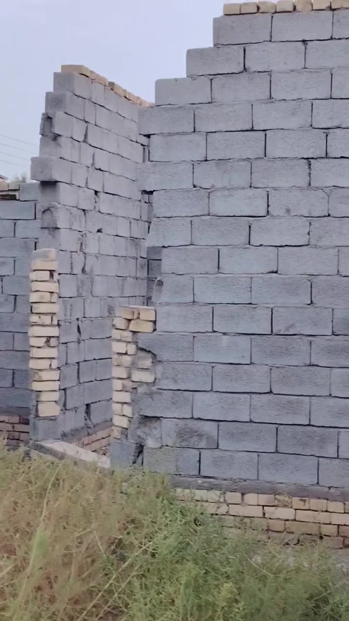السلام عليكم ورحمة بيت هيكل مساحه ٤٠٠ للبيع زراعي ع الشارع العام من جهة النصر قرب جملون حيدر الخزرجي ب الشارع الي وراه البيت مصور من قبل البلديه يعني مسجل مشيد للاستفسار هذا صاحب البيت ***********
