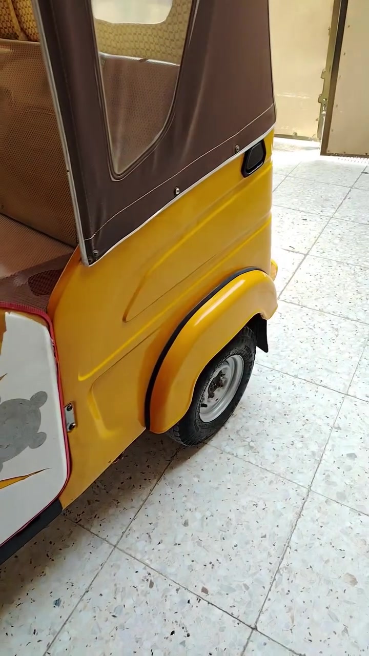 سلام عليكم تكتك 22  .
بيهة ضربة بصفحة والمكينة مكفول بس بوربرن مبدل بيهة المكان الامين الثانية ***********
