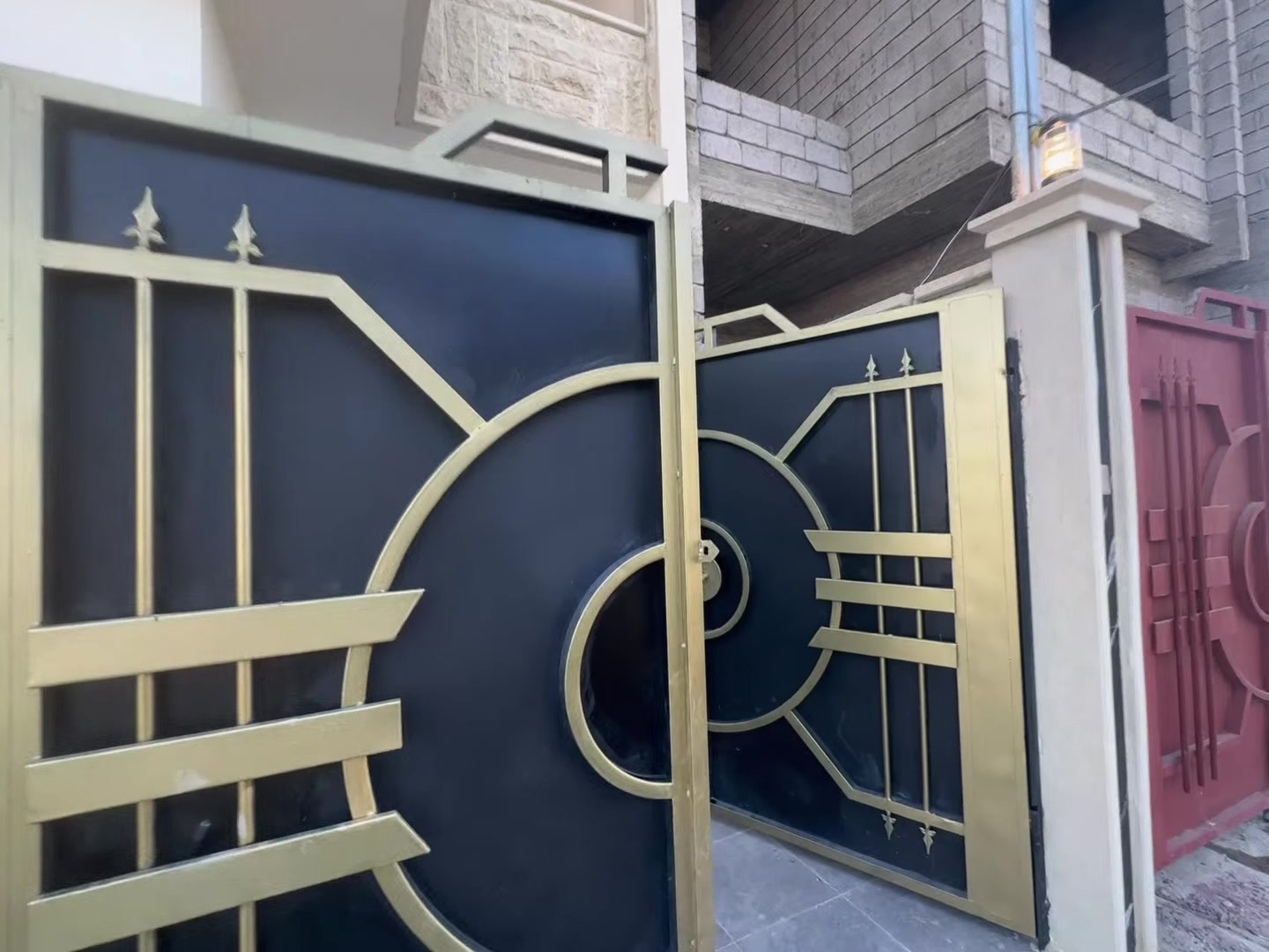 بيت للإيجار في مزارع زيونه المقابيل المرور 
طابقين بناء حديث ايجارو ٤٠٠
الاستفسار الاتصال على الأرقام 
***********
***********
