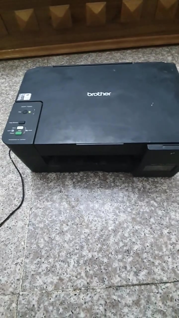 السلام عليكم طابعه برذر T220
طابعه جانت كلشي ما بيها عزلونه وانتركت يمكن ما بيها حبر 
تبطع بس ما تطلع صوره الفيديو بل صفحه قيم بما يرضي الله 
*********** بغداد حي الجهاد
