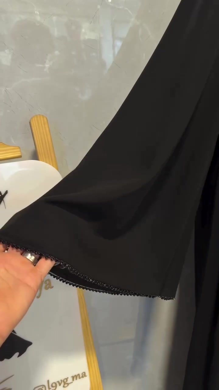 جرجيت اندنوسي • سواد فحم • مقاس S-3XL
