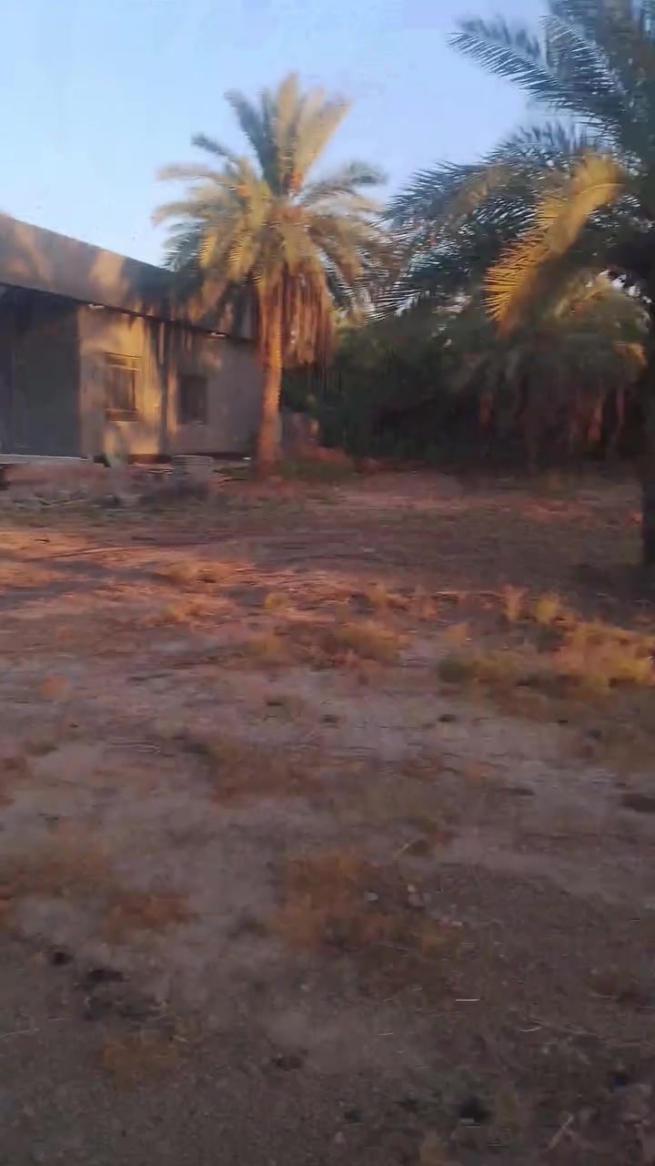 سلام عليكم للبيع 600متر واجهه 20 ونزل 40 طابو صرف للبيع بسعر جدا جدا جدا مناسب جوه سوك تنبع 400لو 600 لو 300  يتوفر كافه خدمات موقع كاعد صاير على اشرع طريق كربلاء بغداد تبعد عن الامام الحسين 6لو 5كيلو يعني تركب كيه 500 يذبك  يم الامام  للاستفسار الاتصال على الرقم *********** او خاص
