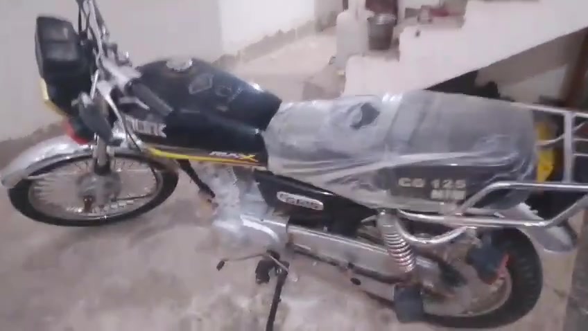 الحلال للحلال دراجات للبيع السوده ارشه وراق مديل اص 15مكينته خرسه كهرباياته عله الفحص  وكيله عمار براهيم  لسعر 400 وبيه مجال كلش بصيط الثانيه سونك موديل 22 وراق سكنر من الوكيل جاهزه ومكفوله كفاله عامه مال جناي لسعر ب400وبيه مجال كلش بصيط  مكان كوت حي الجهاد لسفحه لشراي يتصل ويشلع عيوني جماعة اليحبون يسولفون  الخاص مارد عله اي واحد عندي شغل امشي عليك العباس لاطبلي خاص  *********** والله يرزق الجميع
