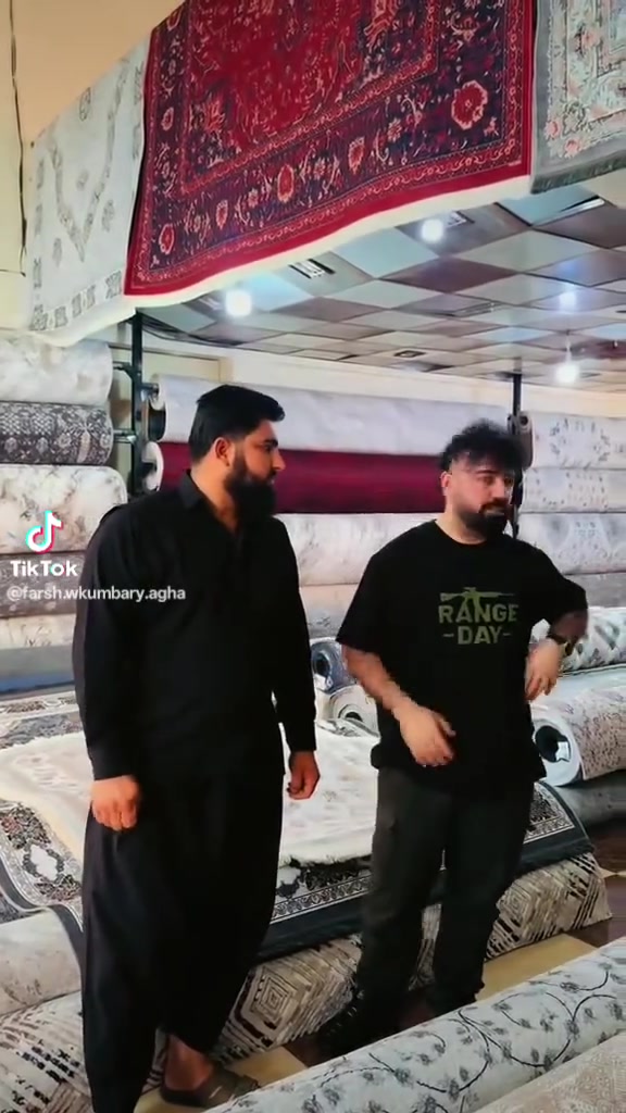 لەفەرشوکوباری ئاغا لە ئێستا دا داشکانی گەورەی کردوە
بۆسەرجەم بابەتەکان ئەم داشکاندنە تا 5 ی .9  بەردەوامە 
سەیدسادق نهۆمی زەمینی داخلی کچان:  خوار مزگەوتی گەورە کۆڵانی فەرش فرۆشەکان گەیاندنمان هەیە بۆهەمو شارو شارۆچکەیەک ***********
***********
