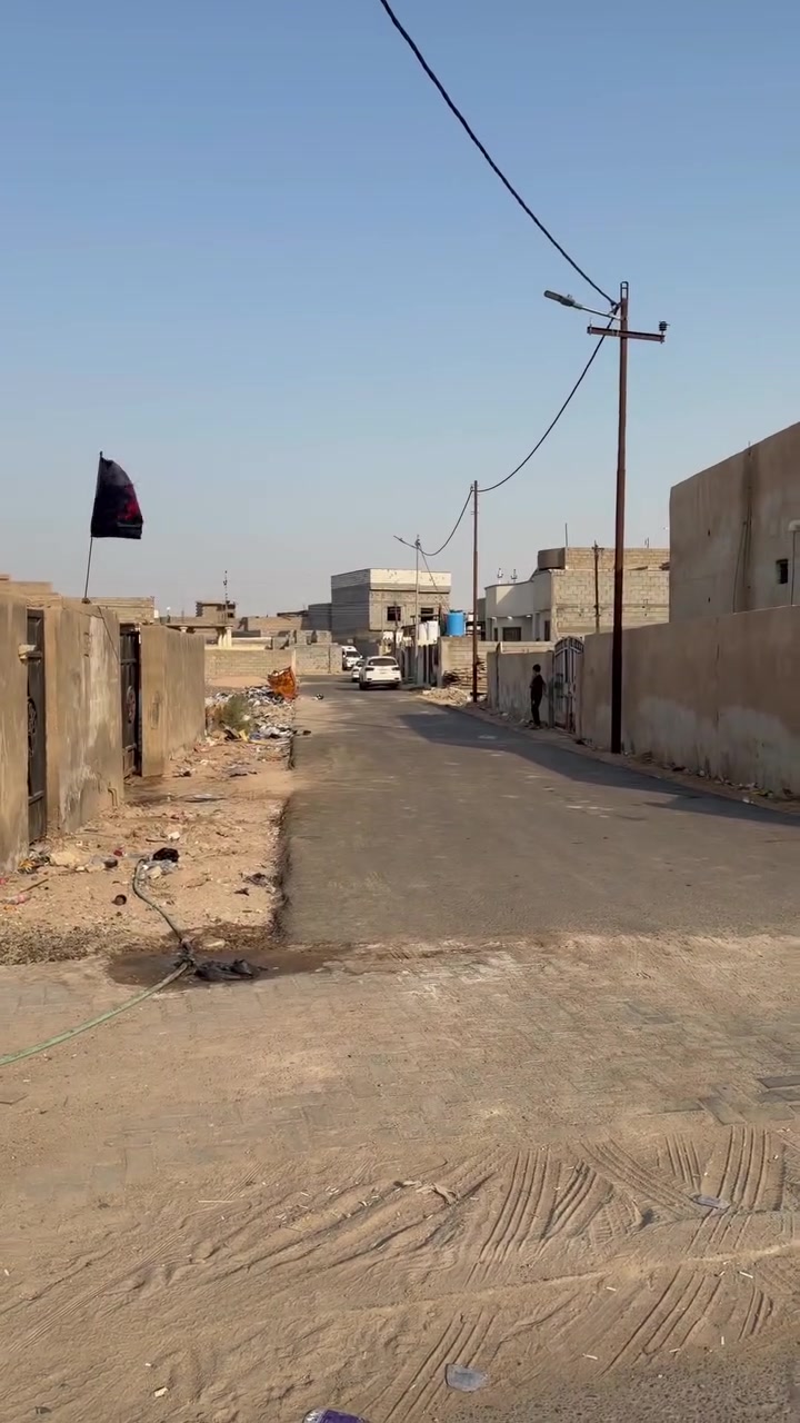 سلام عليكم 

بيت لبيع في منطقة حي العسكري قرب محكمة الجديدة 

موقع مميز و يوجد كل خدمات تبليط جديد  و مجاري جديده

البيت ثاني بيت عن شارع المحكمة ( مسافه ٣٠ متر عن شارع الرئيسي )

مساحه ٢٠٠ متر بناء سنه ٢٠٢٥ 
طابق واحد ( غرفتين و صاله و مطبخ و دوانيه و حمامات خارجية و داخلية) شغل مرتب و حلو 
  
طابو زراعي سند ٢٥ 

الاستفسار      ***********

السعر ١٣٠ مليون و بيه مجال لشراي

علما ( انا صاحب البيت مو مكتب عقارات)
