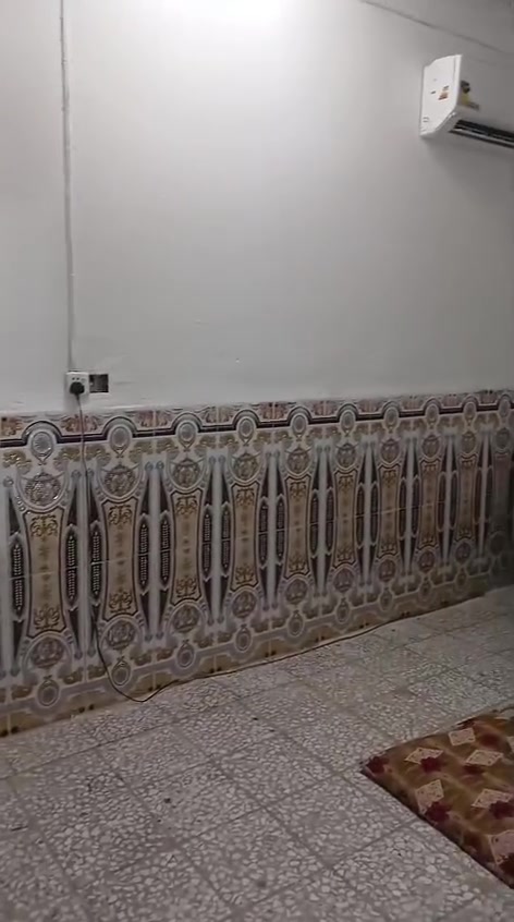 بيت للبيع المساحه 200م صب رباط وسقف صب البناء بلوك غرفه وصاله ومطبخ وتخايج وحديقه علوة الفحل سعر مناسب 35 وبيها مجال للاستفسار ***********
