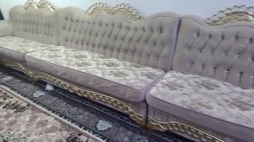 طخمين نفس الون كل طخم ١٠ مقعد طخمبن يصيرن ٢٠ مقعد تسكام ملكي سعر سعر الواحد ٣٥٠ ثنيهم ٧٠٠ بيهن مجال *********** واتساب أو الاتصال
