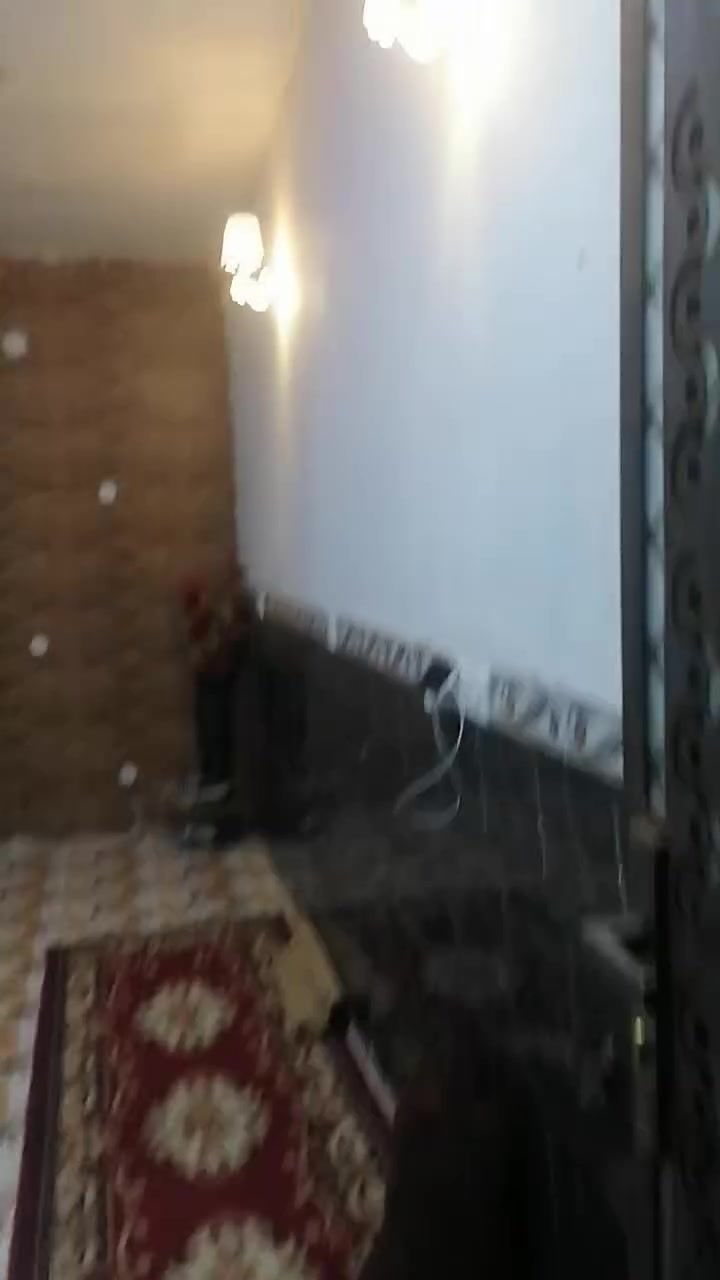 أرض مساحته850 بيه دارين مساحه الدار 130 جميع الخدمات ماء كهرباء تبليط تبعد عن الشارع 500متر زراعي 135بسمايه قريه عشره مقابيل معمل الطابوق ***********
