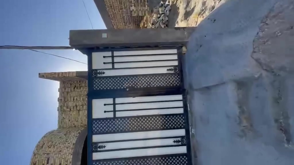 دار للأيجار مساحته 200 متر المكان شارع 80 حي النصر قرب السادة لاابو خطه
السعر 250 الف قفل للاستفسار 

***********
