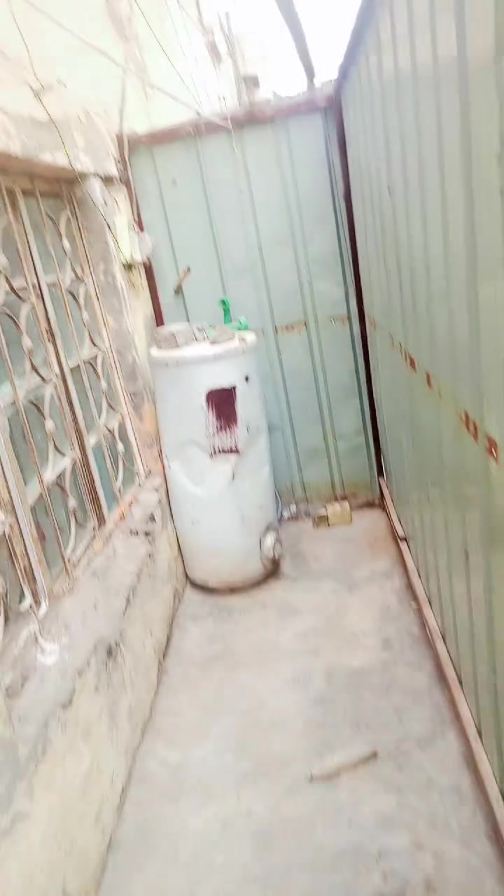 بيت ايجار مدينه الصدر قطاع 13 طابق 1
غرفه او استقبال او حمام 
كهرباء او ماي متوفر 24 ساعه ايجار 200 الف
***********
