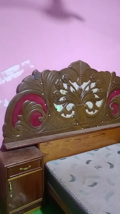 غرفة نوم • أثاث خشبي • مميز