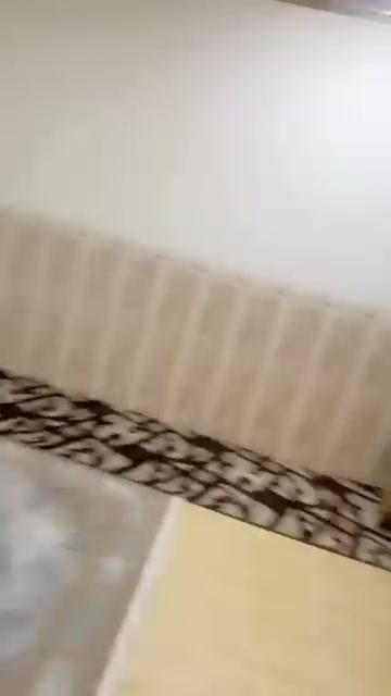 بيت للبيع مساحه 100متر البيت يحتوي على  غرفه نوم وهول وغرفه ضيوف حمام او بيتونه فوك مطبخ او تواليت خارجي عنوان بنج علي خلف محطه كهرباء السعر 38) خاص او تصل***********

