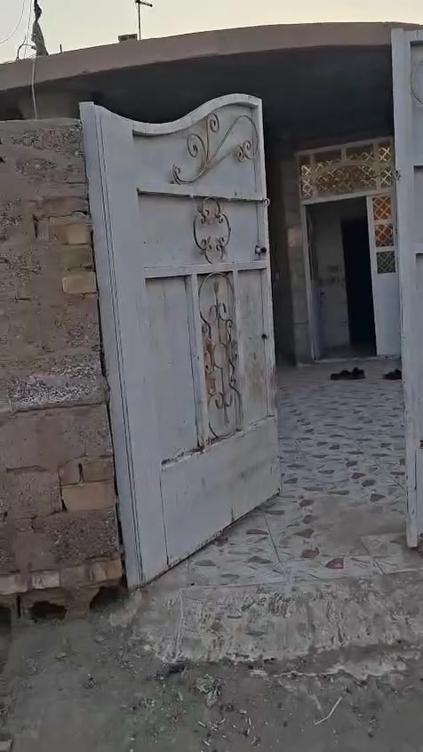 اسلام عليكم بيت البيع 200 بشاره المزره قريب على شارع 60 اتصال وتدلل***********
