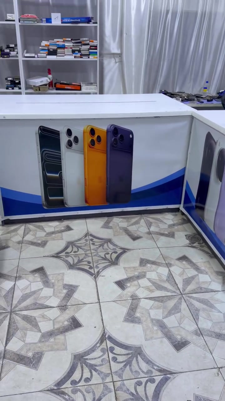 ٣ طاولات • هولير بنسلوا • للبيع