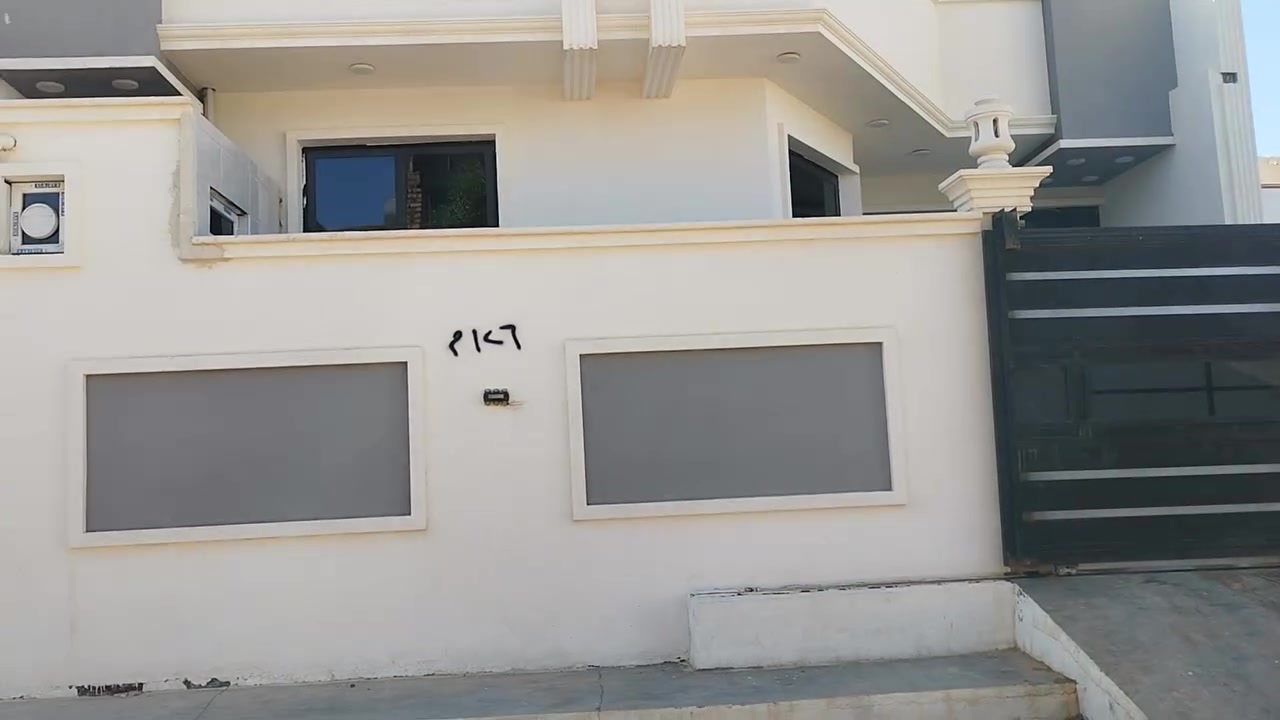 بيت جديدللبيع
طابوصرف مساحه200متر
رمادي6كيلو قرب مول الزنبيل وأسواق الواحه غرفتين نوم واستقبال مع مطبخ وصاله داخليه مع مجمع صحيات خارجيه و داخليه كراج ومناورسعر البيع
115
***********
