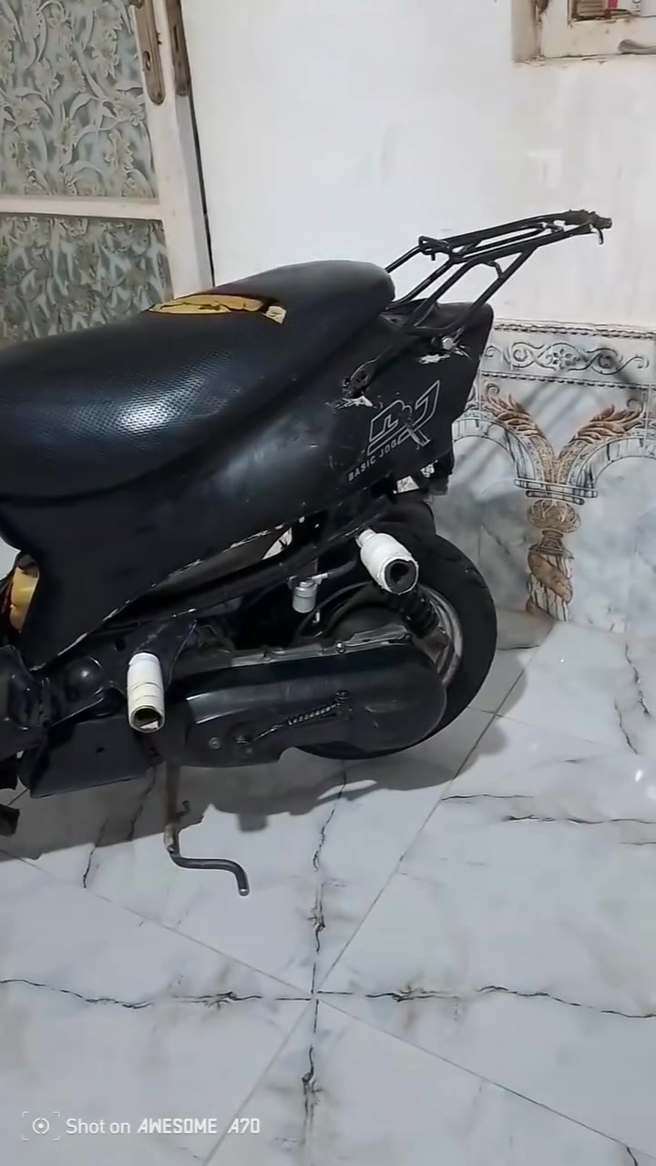 سلام عليكم درجه بيجي البيع دراجه شغاله خير من الله جاهزه من كل الأصناف سعر 180 وبيه مجال حك جيه عنوان اسكان صناعي رقم الهاتف ***********
