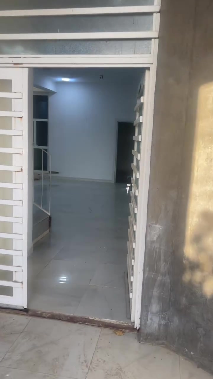 🏡 دار للبيع – فرصة مميزة

📍 الموقع: حي العباس، على شارع حلة – كربلاء، قرب سيطرة أم هواء

📐 المساحة: 200 متر
📜 السند: طابو زراعي، تحويل مباشر من قبل الشركة

🔹 تفاصيل البناء:
• صالة
• هول
• غرفتا نوم
• مطبخ
• مجمع صحيات كبير
• صحيات خارجية

🏗️ بناء حديث

💰 السعر: 85 مليون دينار

📞 للاستفسار:
أبو ديما للعقارات
***********
