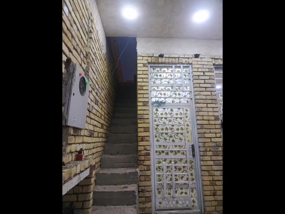 ياالله بيت للبيع ميسان العماره حي العابجيه قرب مدرست الاقلام ذهبية المساحه 200/م طابوصرف بسمي رقم ***********
