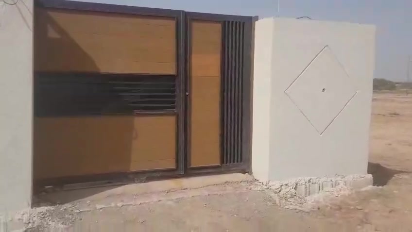 عندي قطعه مبنيه مساحه ٤٠٠ ورا جسر البوعضم الأول مباشر عبر سجه القطار  (بناء لبخ ونثر بلوك غرفه مطبخ صحيات متكامله كهرباء كامله كوخ مساحته ١٠×٥
تصلح سكن تصلح مزرعه 
عوزها فقط ارضيه@
السعر 38 وبيه مجال للطيبين
للستفسار للاتصال المباشر ***********@
