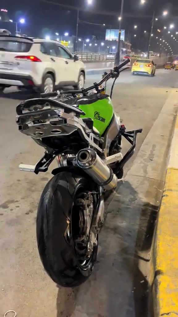 سلام دراجه بطح كاوسكي للبيع كايمه كايمه ابيعلك كوم حديد السعر ٧٥٠ قفل قفل لحد يجي ويقول شبيها مابيها 
مكان بغداد الشعله اتصل وبيك خير وتدلل❤️خاص مامتواجد***********
