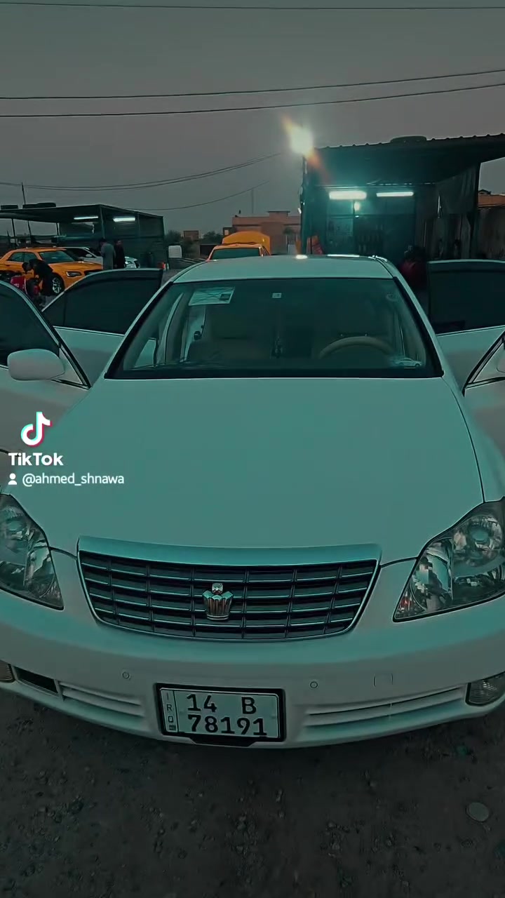 ام الشوش للبيع 
الصور تحجي عن النظافة السيارة ترقيم جديد قرار ١٠٢ بأسمي مداور ما اسوي وكالة .السيارة ما ماشية بالعراق أبد
كراون ٢٠٠٧ للبيع او مراوس بسيارة حسب القناعة.
اللون ابيض 
شاصي ٨٢ فول ماعدى الفتحة
حساسات جانبية وخلفية وامامية
لايت ست عدسات دوار
كاميرا دوراة
محرك ٦ سلندر 
تشغيل عن بعد وبصمة لاندكروز
ثلاجة خلفية 
تحكمات سترين 
تحكمات خلفية
تبريد ثلاث قطع 
تايرات جدد تخم كامل
حدادية مال اليابان
ويل كب ملكي 
اخوان اني مابيع واشتري في السيارات 
سعر السيارة نهائي ١٦٨  
مكان السيارة الناصرية قضاء الشطرة
رقم الهاتف اتصال فقط
***********
