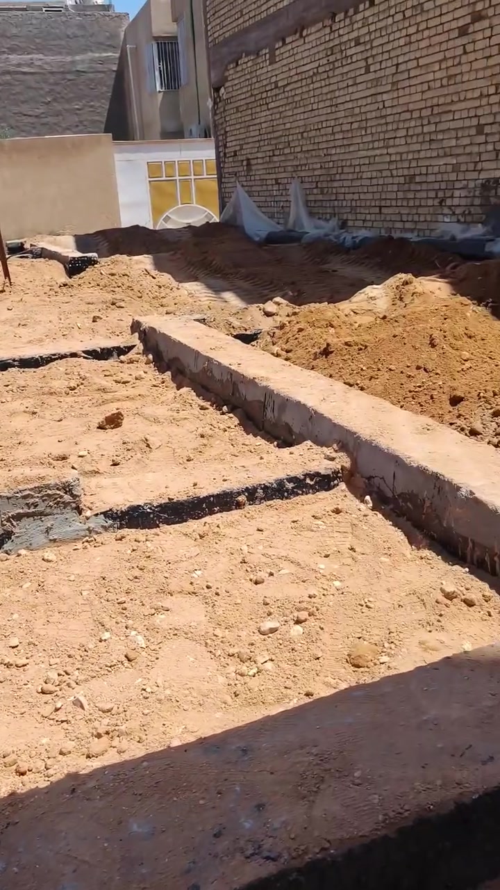 لسنا الوحيدين لكننا الأفضل! 😎نتميز عن الآخرين بالعمل الممتاز والجودة العالية. 🥇جانب من أعمالنا وخدماتنا في محافظة كربلاء المقدسة 🕋:🔹 تنظيف البيوت من الأنقاض والمخلفات.🔹 صب الأرضيات بجميع الأنواع.🔹 الصب المركزي وصب الرباطات.🔹 تصفير الأرضيات وصب الدنك (الأعمدة).🔹 فرش وتدخيل السبيس مع الحدل الممتاز.🔹 قشط وتكشير السيراميك وخلع الكاشي القديم.🔹 أعمال التفليش والهدم الداخلي.⚙️ شغل درجة أولى وتحت إشراف كادر عمل متخصص ومتكامل.🤝 نستلم كافة المقاولات وبأنسب الأسعار التي تناسب الجميع داخل كربلاء.للتواصل والاستفسار، يرجى الاتصال بإدارة (أبو علي):📞 ***********📞 ***********
