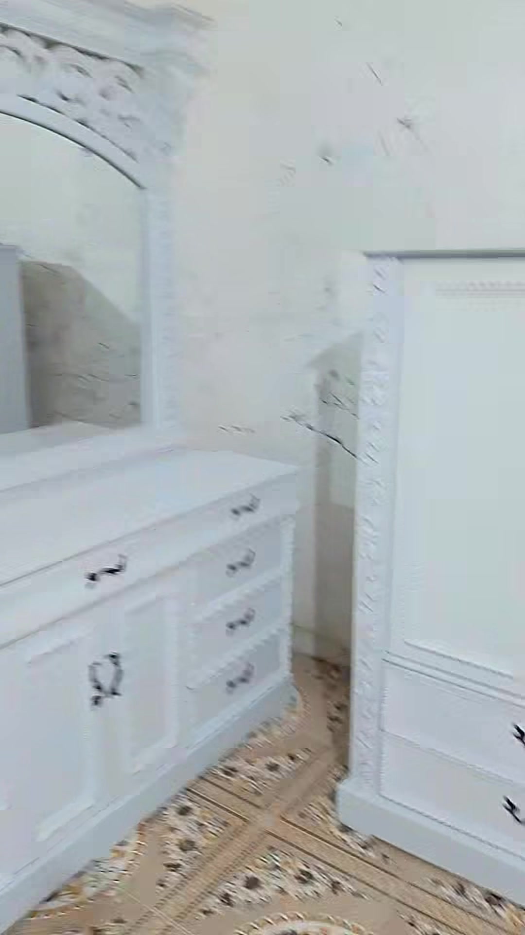 معرض سليم
غرفة نوم كويتيه إيطاليه مستخدمه غرفه شرط جماليه ومتانه ونظافه وشرط إيطالي استعمال الكويت مو تركي ولا ماليزي السعر مليون و350 ألف قفل من الأخير عنوان داخل المنشور  ***********
